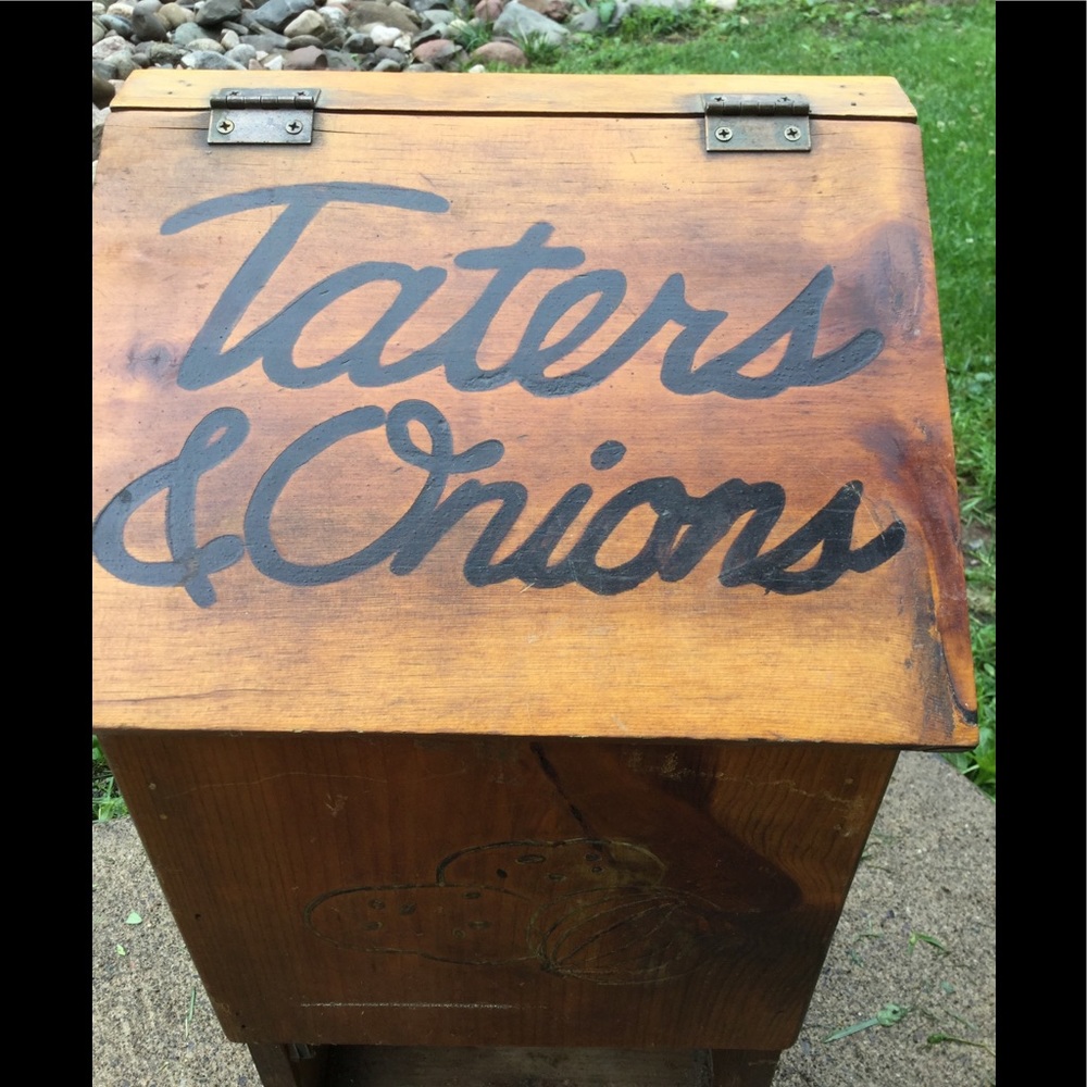 VINTAGE POTATO 🥔 ONION WOOD STORAGE BIN HANDMADE